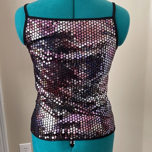 Shiny top - Picture 9 of 10